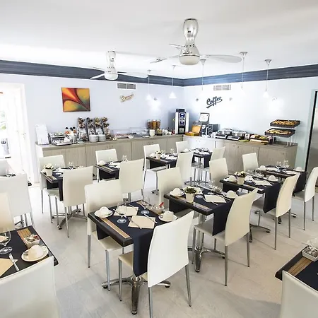 Otel Cristal & 4*